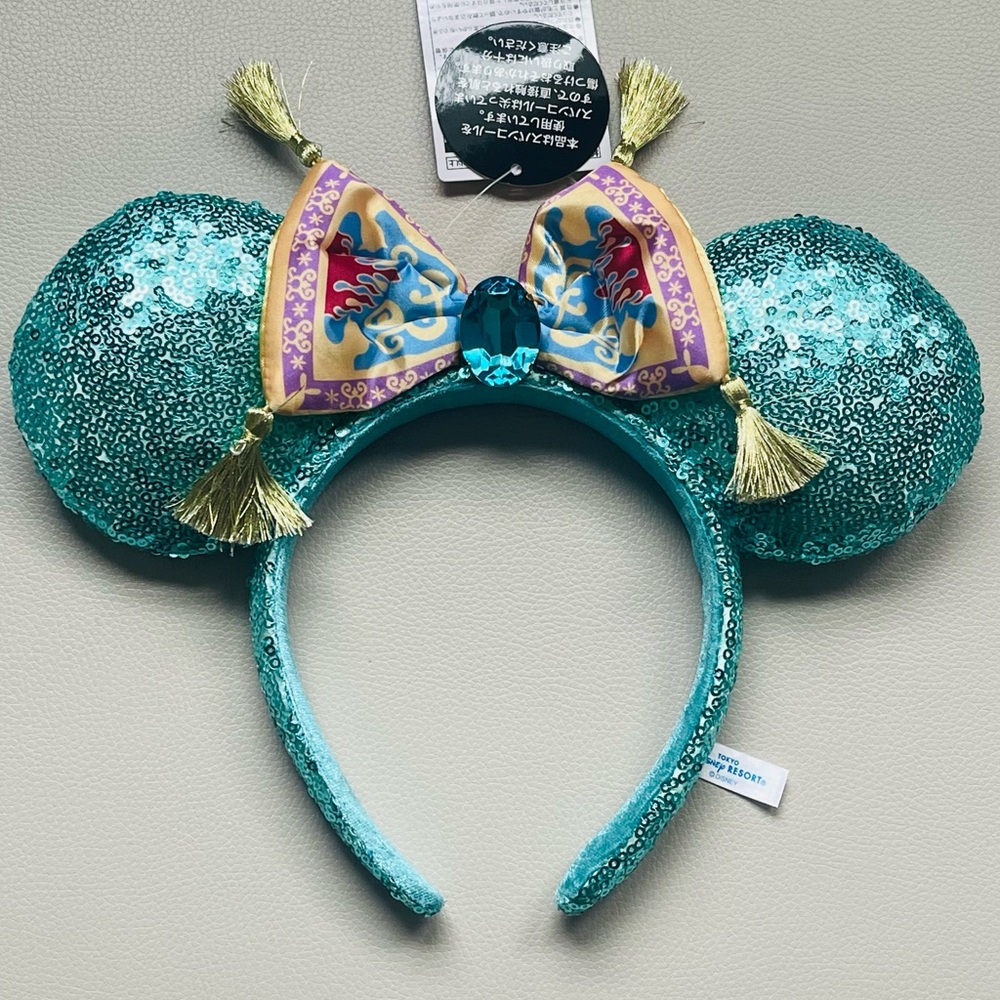 Tokyo Disney Resort Aqua Sequin, Aladdin & Jasmine themed ears.
